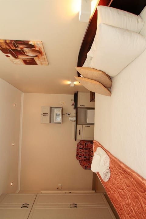 Addis Bed and Breakfast Bed and Breakfast in Umhlanga