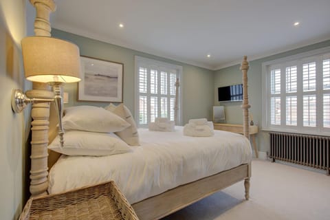 The Railway Hotel by Barefoot Retreats Hotel in North Norfolk District