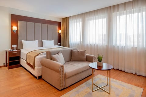 Photo of the whole room, Seating area, Bedroom