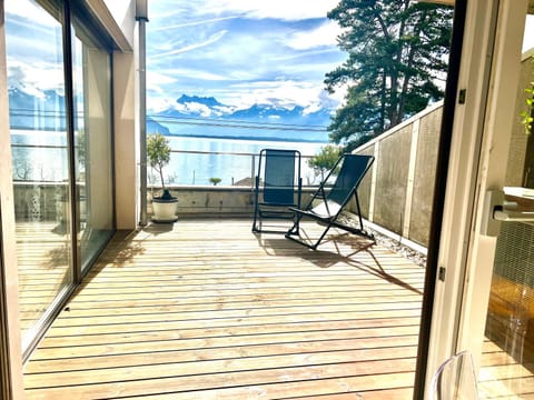 Patio, View (from property/room), Balcony/Terrace, Lake view, Mountain view