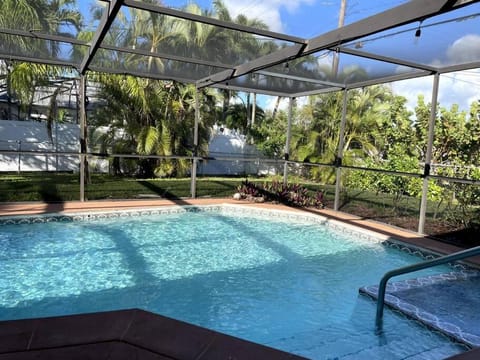 The Flip Flop - UPDATED vacation home! Villa in Naples Park