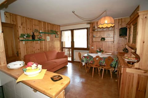 Day, Living room, Dining area