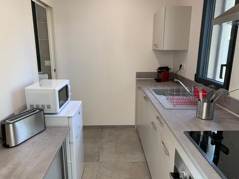 Coffee/tea facilities, Kitchen or kitchenette, dishwasher, minibar, pet friendly, stove, toaster