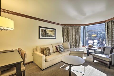 Ski-InandOut Squaw Valley Condo Year-Round Retreat! Apartment in Palisades Tahoe (Olympic Valley)