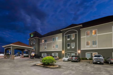 La Quinta Inn & Suites by Wyndham Broussard - Lafayette Area Hotel in Broussard