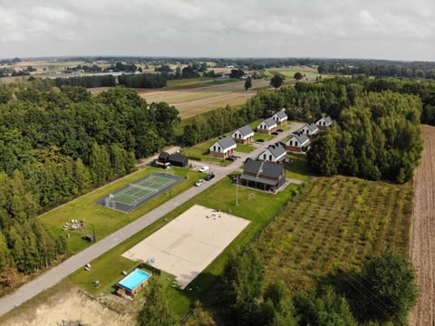 Property building, Garden, Swimming pool