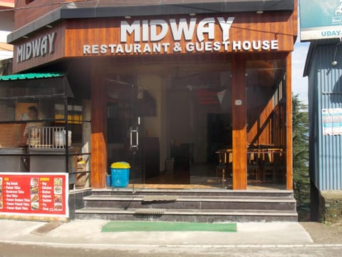 Midway Restaurants & Guest House Hotel in Uttarakhand