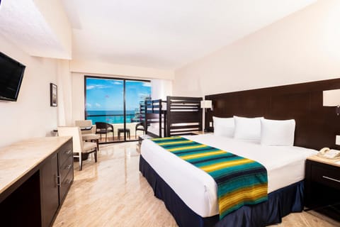 Crown Paradise Club Cancun - All Inclusive Resort in Cancun