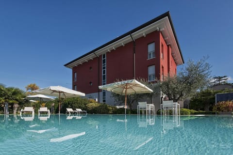 Vialeromadodici Rooms & Apartments Bed and Breakfast in Lazise