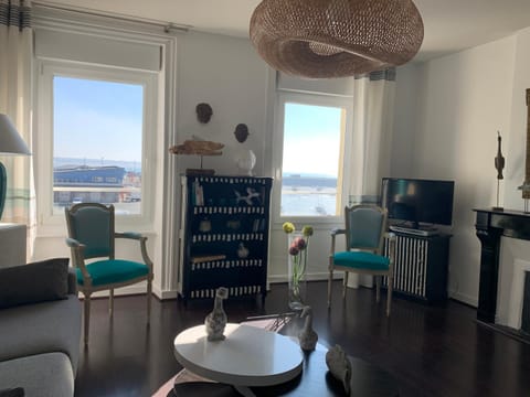 Living room, Seating area, Dining area, Sea view