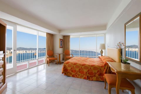 Photo of the whole room, Sea view