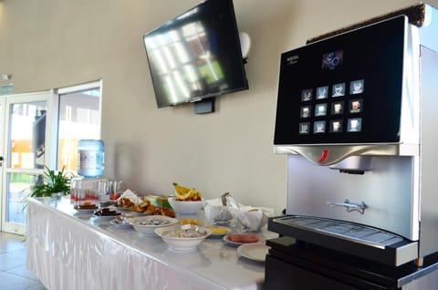 Communal lounge/ TV room, Coffee/tea facilities, Breakfast, Continental breakfast