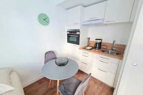 Le Poulorio 3 - Studio - Proche Gare By Locly Apartment in Lorient