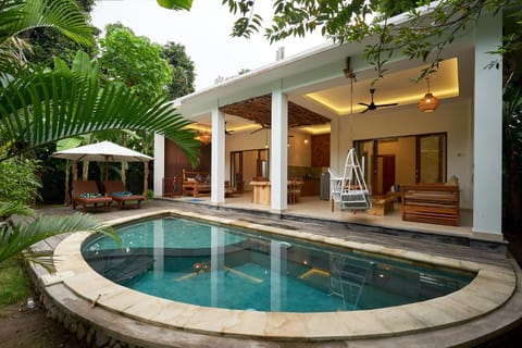 Garden, Swimming pool