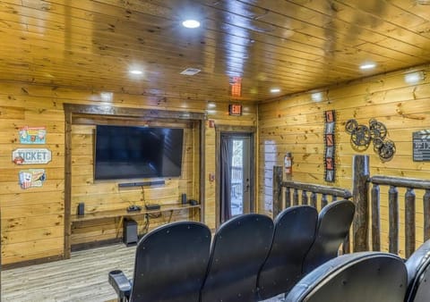 Mountain Splash Lodge - Pigeon Forge, TN Chalet in Sevier County