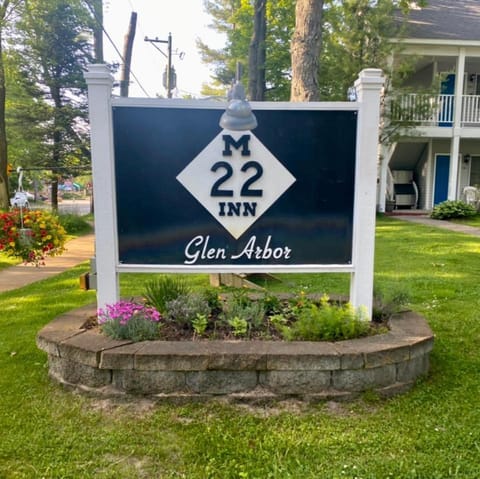 M22 Inn Glen Arbor Motel in Glen Arbor