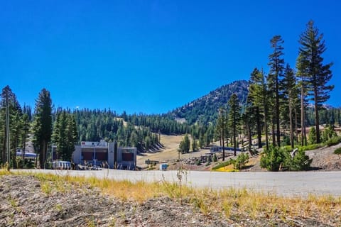 St Anton Condos with Rec Center Apartment in Mammoth Lakes