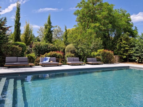 Garden view, Pool view, Swimming pool, sunbed