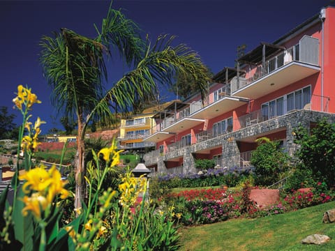 Village Cabo Girao Aparthotel in Câmara De Lobos