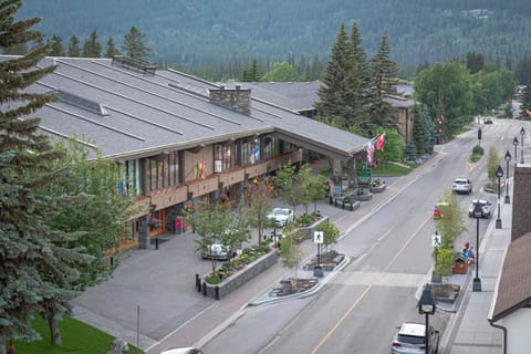 Banff Park Lodge Hotel in Banff