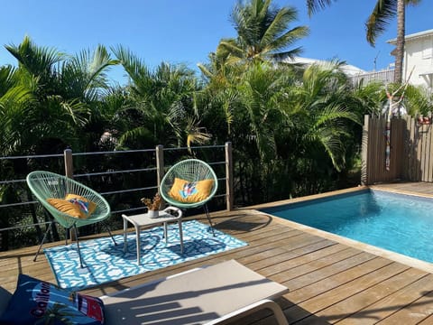 Garden view, Pool view, Swimming pool, sunbed