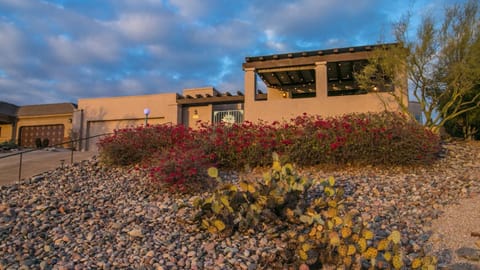 Sunset Views from this Hilltop Fountain Hills Gem Haus in Fountain Hills