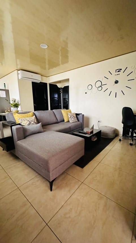 Senderos Apartment, Self Check- in, Airport SJO 5 MIN Condominio in Alajuela