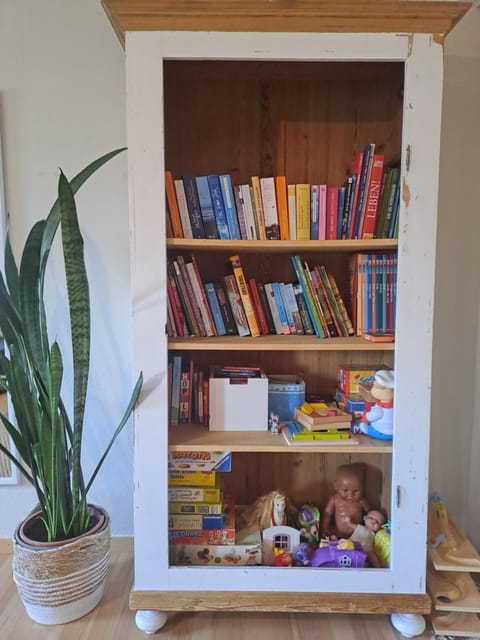 Library, Living room