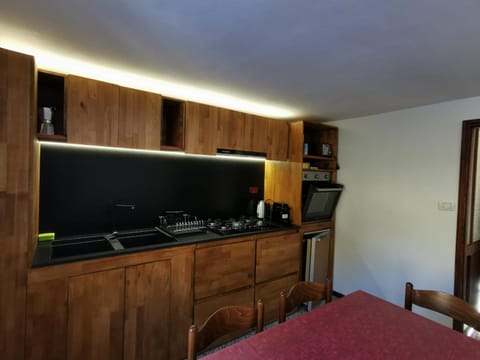 Kitchen or kitchenette, Communal kitchen