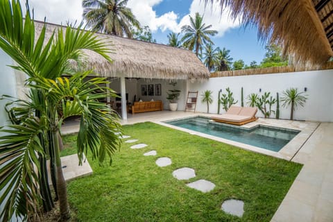 Palm Merah Villas - Private pool Villa in West Praya