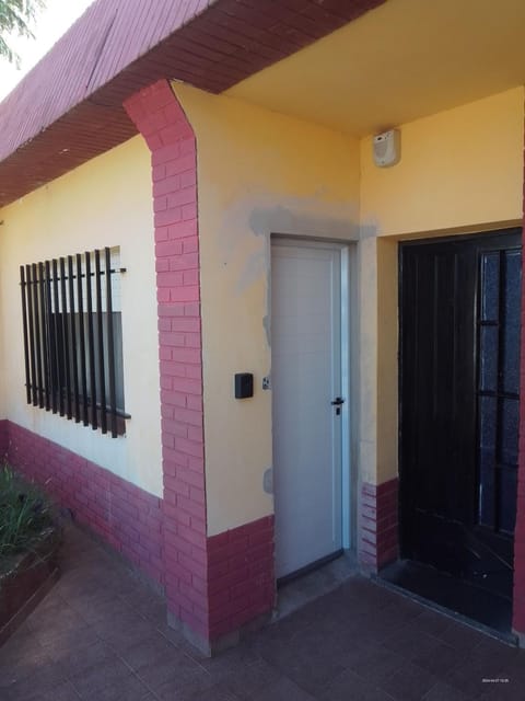 SN - Departamento 2 ambientes Sin cocina - Serena Alojamientos House in San Nicolás de los Arroyos