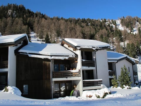 Residenz Montfort C3 SIVI150 SKI IN AND SKI OUT House in Nendaz