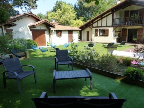 CAPBRETON Villa MALBEC Villa rénovée sur jardin pour 10 personnes Wifi gratuit Villa in Hossegor