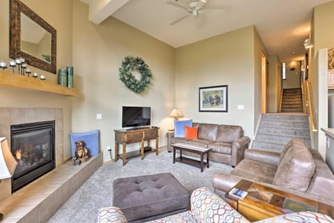 Silverthorne Condo with Hot Tub and Trailhead Access! Copropriété in Wildernest