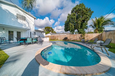 Pool Home Chalet in Hollywood