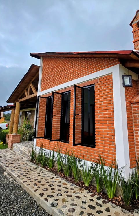 Cabañas el Corral del Rayo Huasca Country House in Hidalgo, Mexico