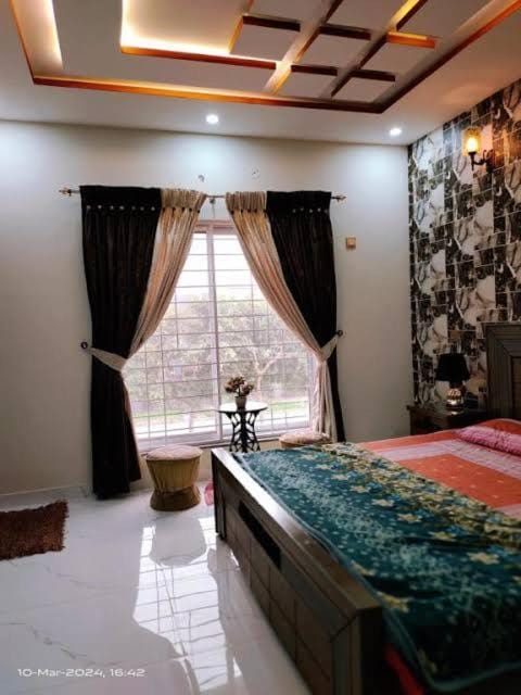 Gulshan Guest House Furnished Portions Bed and Breakfast in Karachi