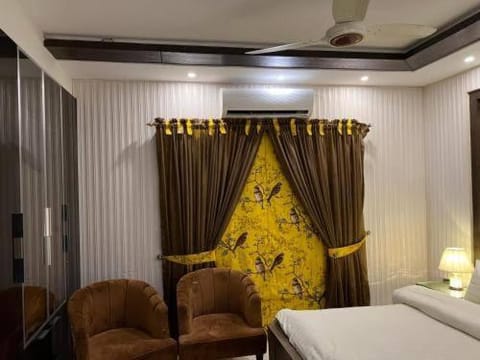 Gulshan Guest House Furnished Portions Bed and Breakfast in Karachi