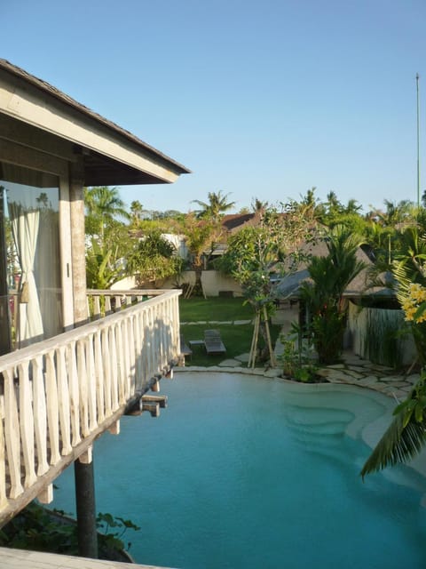 Swimming pool, Swimming pool