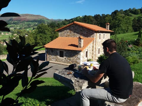 La Cabaña del Abuelo de Selaya Country House in Cantabria