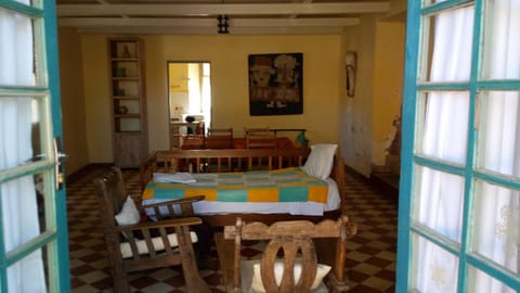Maison Augustin LY Bed and Breakfast in Dakar