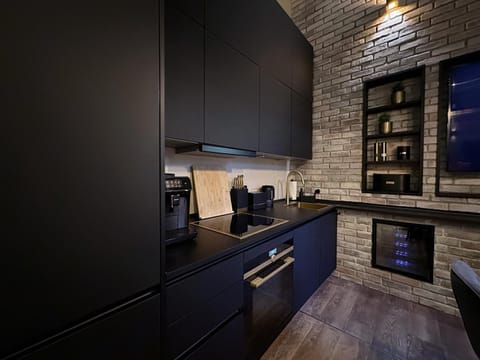 Kitchen or kitchenette, minibar, pet friendly, stove