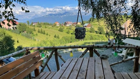 CABANA CU MESTECENI Nature lodge in Brașov County