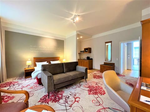 Living room, Bedroom