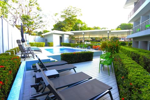 Garden, Swimming pool