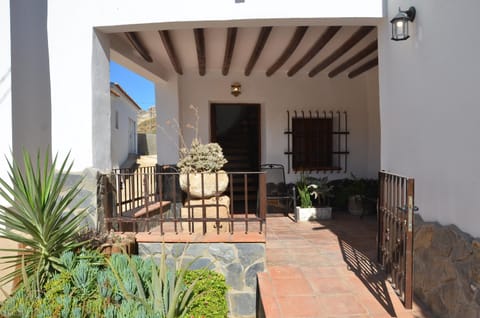 Gran Cortijo Viejo Reformado - Cortijo Diego Garcia House in Comarca Metropolitana de Almería