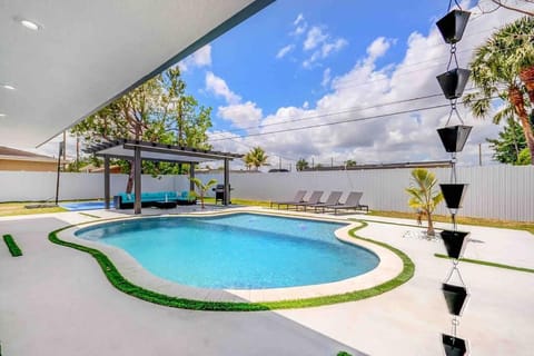 Miami Bliss - Blue Lagoon Haven L18 Casa in University Park