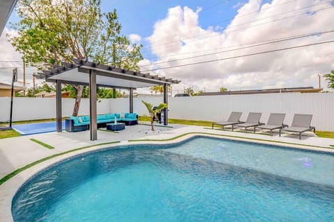 Miami Bliss - Blue Lagoon Haven L18 House in University Park