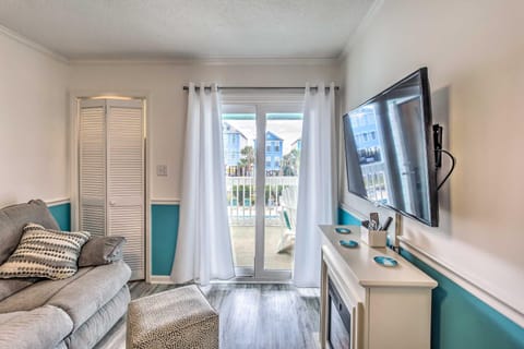 Surfside Beach Escape with Pool - Walk to Ocean! Apartment in Surfside Beach