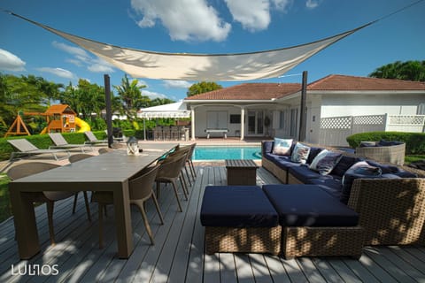 Beautiful house heated pool, basketball L01 Maison in Cutler Bay